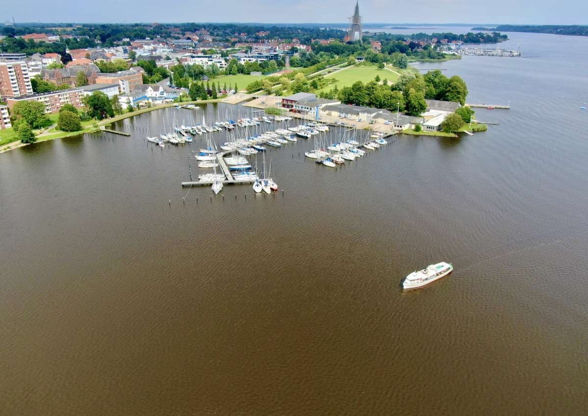 Schleswiger Yachthafen - Marina near Schleswig (Lollfuß)