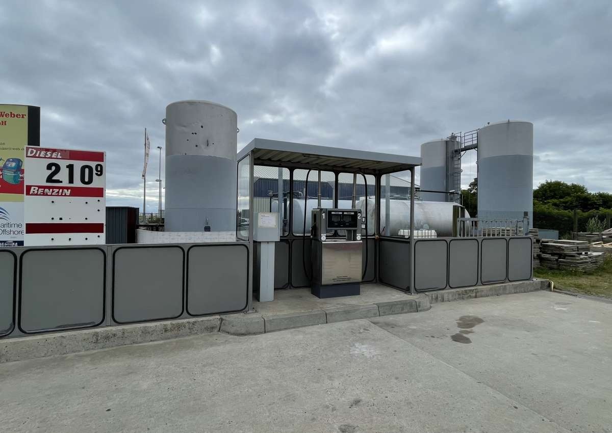 Borkum - Tankstelle Frank Weber - Fuelstation near Borkum (Borkum Reede)