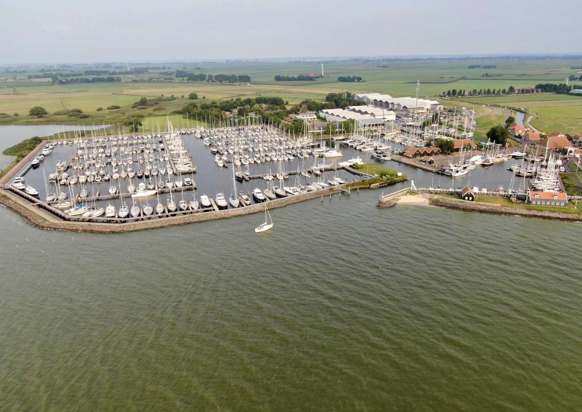 Jachthaven Hindeloopen - Marina near Súdwest-Fryslân (Hindeloopen)