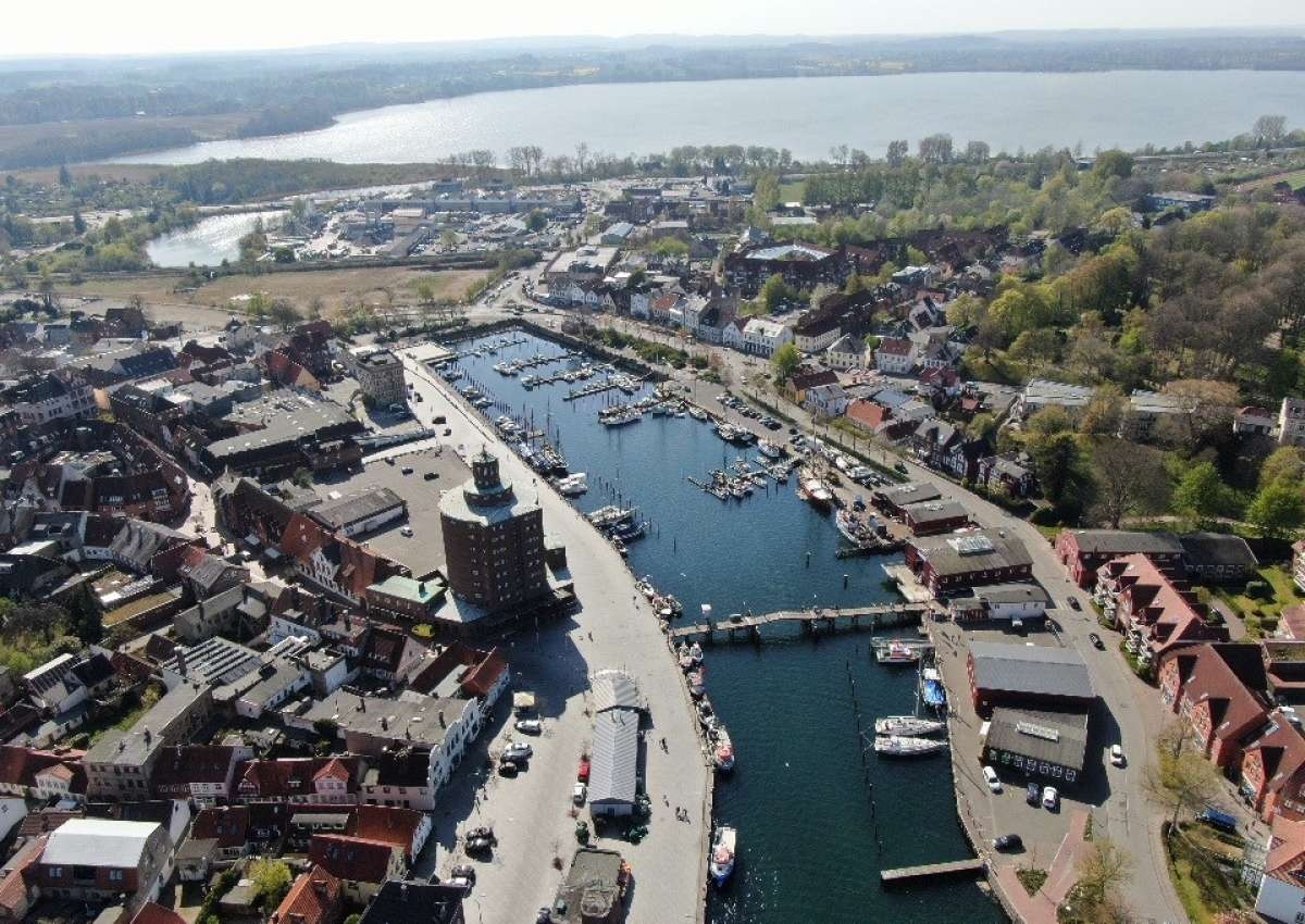 Yachtsport Eckernförde Nielsen - Hafen bei Eckernförde (Borby)